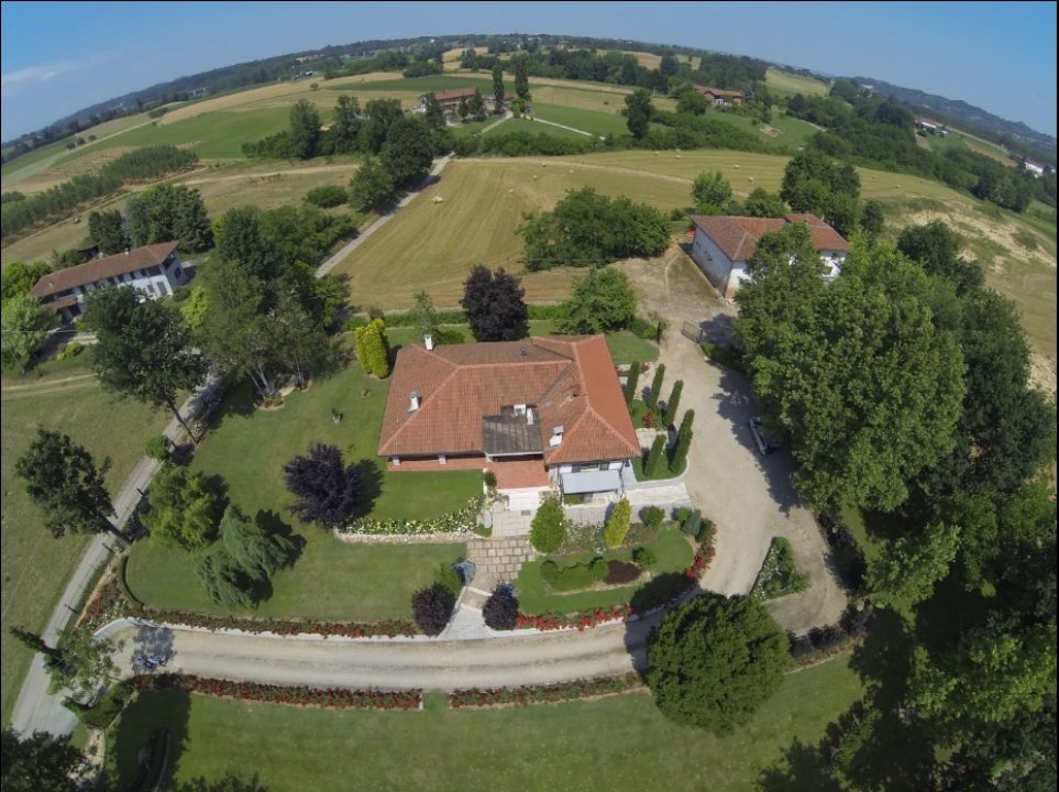 Se vende villa in zona tranquila Asti Piemonte foto 15
